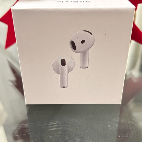 Apple AirPods 4 active noise cancellation